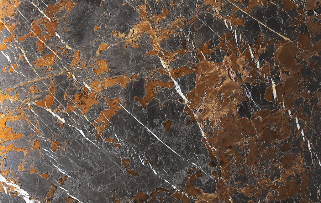 black and gold ipogeo